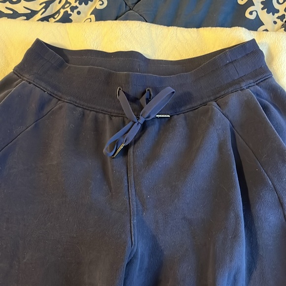 Lululemon Scuba Joggers - Picture 3 of 6